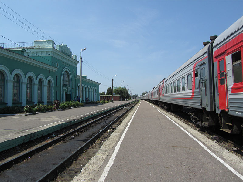 На заработки большинство местных жителей увозит поезд «Льгов – Москва» На заработки большинство местных жителей увозит поезд «Льгов – Москва»