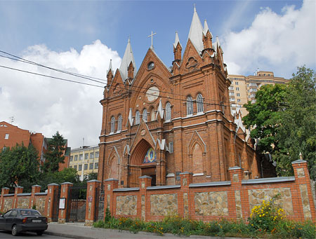 Костел – редчайшее в Курске здание, построенное в стиле поздней готики