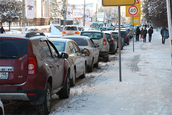 За парковку машин на улице Радищева уже в этом году придется платить