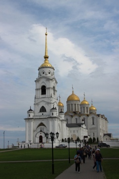 Успенский собор – один из немногих храмов, где сохранились фрески Андрея Рублева Успенский собор – один из немногих храмов, где сохранились фрески Андрея Рублева