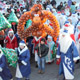 Сотни Дедов Морозов на курских улицах