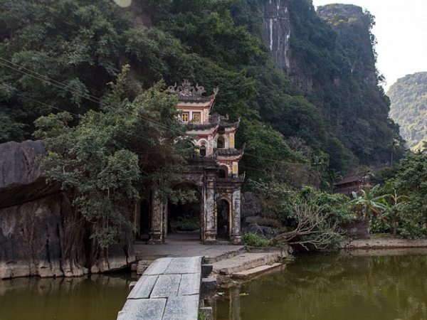 Вторая по красоте пагода Вьетнама «Бить Донг»