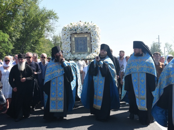 По традиции 1 июля из Курска в Коренную пустынь состоялся крестный ход с иконой «Знамение»