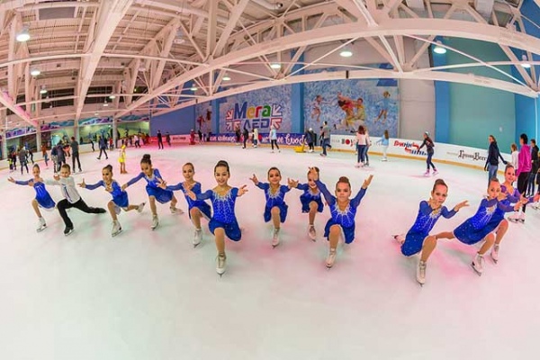 В торжественной церемонии открытия приняли участие воспитанники областной специализированной детско-юношеской спортшколы олимпийского резерва