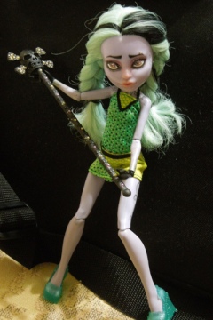Мастерица любит работать с сериями «Monster High» и «Ever After High» Мастерица любит работать с сериями «Monster High» и «Ever After High»