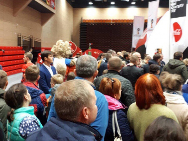 Чтобы увидеть трофей, многие приехали в Курск из других городов Чтобы увидеть трофей, многие приехали в Курск из других городов
