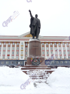 Городские власти собирались потратить на ремонт гранитного постамента 10 миллионов рублей Городские власти собирались потратить на ремонт гранитного постамента 10 миллионов рублей