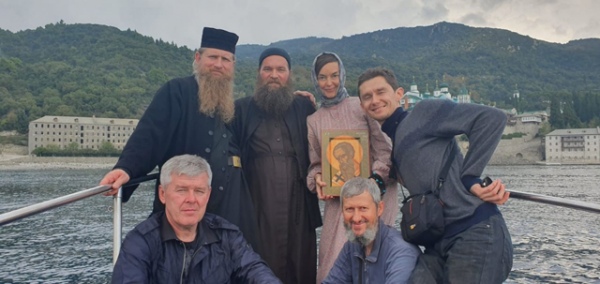 «Я смотрела на Афонский берег вечности и вытянула руки над морем, чтобы уцепиться за икону» «Я смотрела на Афонский берег вечности и вытянула руки над морем, чтобы уцепиться за икону»