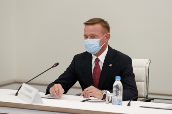 «Давайте потерпим и будем носить маски», – обратился к курянам губернатор «Давайте потерпим и будем носить маски», – обратился к курянам губернатор