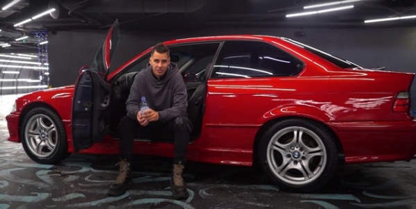 Видеоблогер Дима Гордей «прокачал» 20-летнюю BMW E36 и разыграл машину среди своих подписчиков