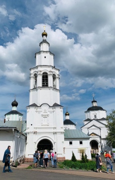 В 2005 году Свято-Николаевский Рыльский монастырь праздновал 500-летие В 2005 году Свято-Николаевский Рыльский монастырь праздновал 500-летие