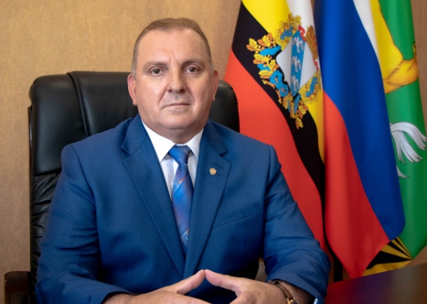Глава Медвенского района рассказал, что у него накопилось 90 неиспользованных дней отпуска Глава Медвенского района рассказал, что у него накопилось 90 неиспользованных дней отпуска