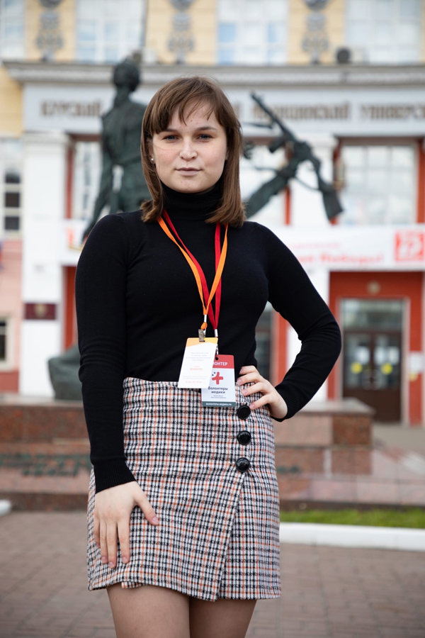 Ольга Золотухина координирует работу курских волонтеров и работает в ковидном стационаре Ольга Золотухина координирует работу курских волонтеров и работает в ковидном стационаре