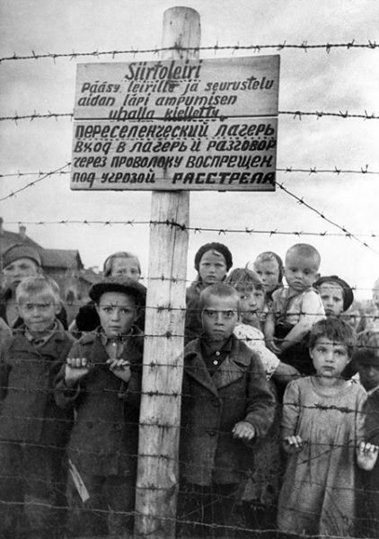 Фотография Галины Санько «Узники фашизма» была представлена на Нюрнбергском процессе как фотосвидетельство преступлений фашизма