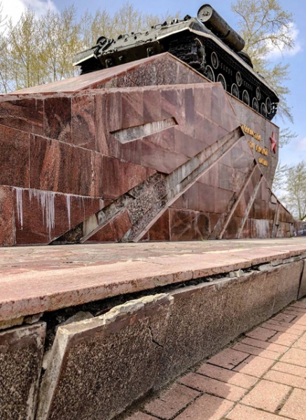 Памятник на площади Дзержинского ремонтировали в прошлом году Памятник на площади Дзержинского ремонтировали в прошлом году