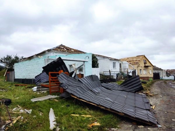 В районах стихия повредила сотни домов