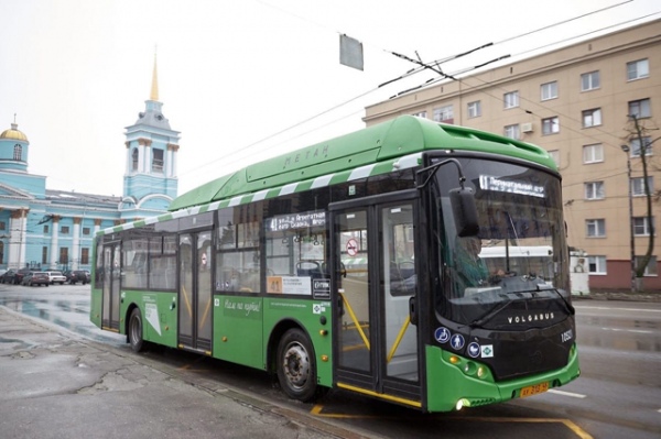 На маршруты пока выходят 48 автобусов большой вместимости На маршруты пока выходят 48 автобусов большой вместимости