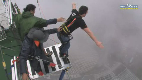 Курянин прыгнул с башни Макао – 233 метра в свободном падении
