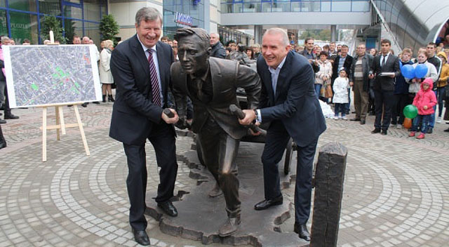 В Курске открылась первая в России скульптура «Современный Предприниматель»