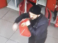В Курске разыскивают подозреваемого в краже из камеры хранения в супермаркете