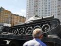 В Курске перевернулся танк, участвовавший в параде
