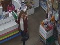 В Курске полиция ищет девушку, прихватившую в магазине чужой мобильник