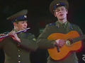 Рядовой Сергей Жигунов исполняет свою песню «Кораблик с березовым листочком». «Когда поют солдаты», 1987 г.