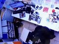 Под Курском мужчина с пистолетом ограбил автозаправку