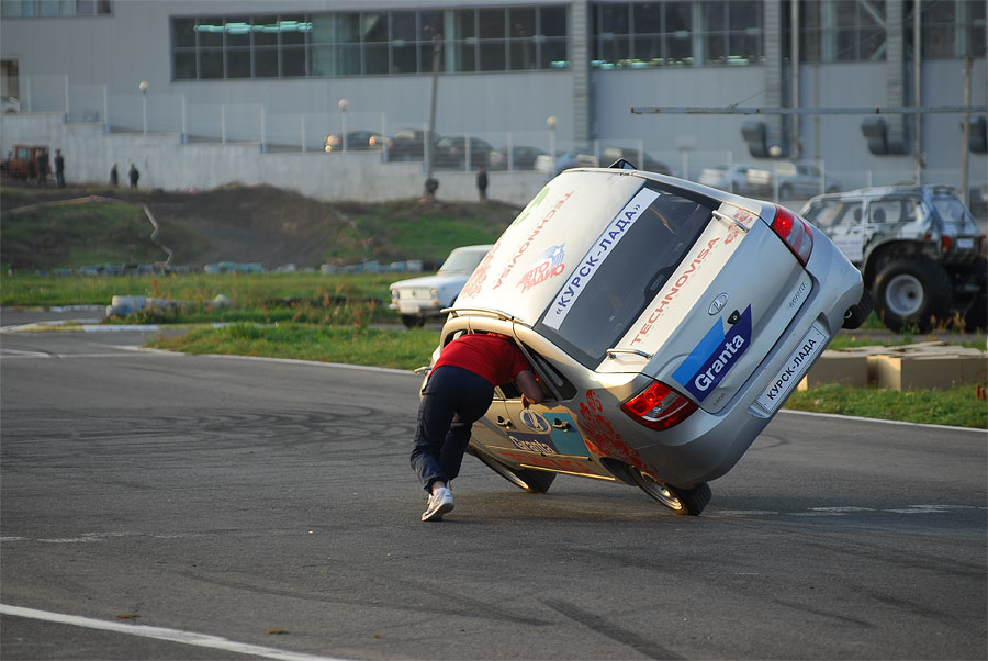 Во время «Автородео» многие куряне совсем иначе стали относиться к отечественным автомобилям Во время «Автородео» многие куряне совсем иначе стали относиться к отечественным автомобилям