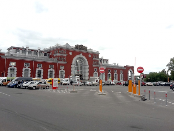 Платная парковка на Привокзальной площади будет работать круглосуточно все семь дней в неделю, оплата здесь производится наличными Платная парковка на Привокзальной площади будет работать круглосуточно все семь дней в неделю, оплата здесь производится наличными