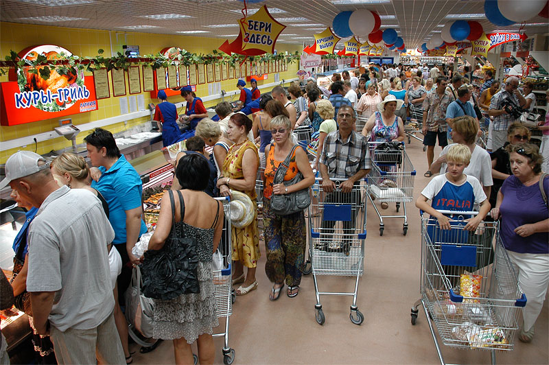 Жители Смоленска с нетерпением ждали открытия «ЛИНИИ» Жители Смоленска с нетерпением ждали открытия «ЛИНИИ»