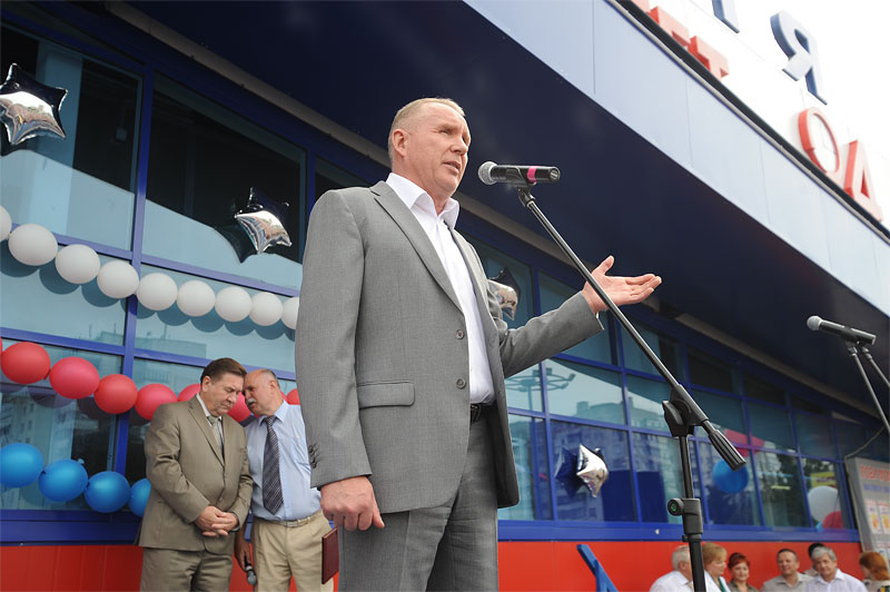 Николай Грешилов поприветствовал земляков и рассказал о планах корпорации в Курске Николай Грешилов поприветствовал земляков и рассказал о планах корпорации в Курске