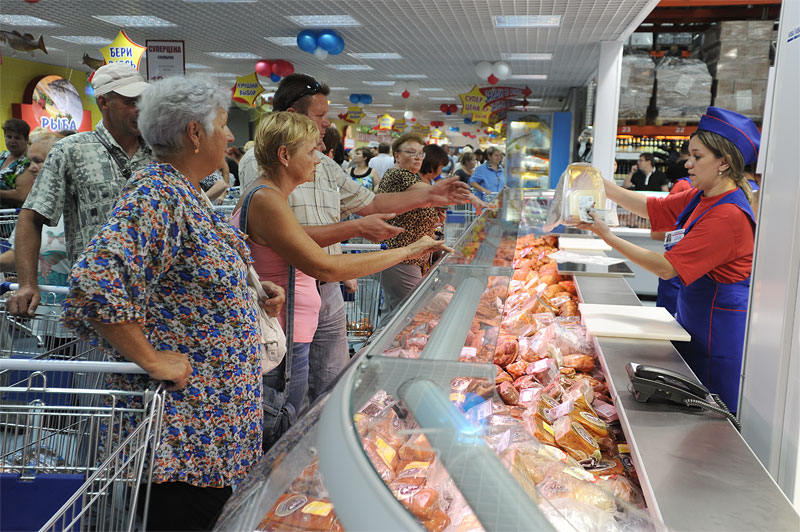 О том, что в «народных магазинах» продаются качественные продукты по низким ценам, курянам известно не понаслышке О том, что в «народных магазинах» продаются качественные продукты по низким ценам, курянам известно не понаслышке