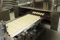 Польза молочных продуктов несомненна, они содержат необходимые нам белки, жиры, углеводы, кальций и витамины Польза молочных продуктов несомненна, они содержат необходимые нам белки, жиры, углеводы, кальций и витамины