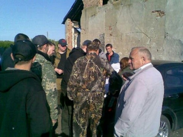К месту поиска съезжаются все новые волонтеры К месту поиска съезжаются все новые волонтеры
