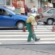 Рассыпавшуюся за зиму дорожную разметку на 150 участках в Курске подрядчики переделают за свой счет