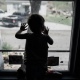В Курске 3-летняя девочка выпала из окна третьего этажа многоэтажки