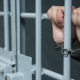 Под Курском мужчина угнал такси, бил водителя и полицейского