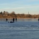В Курской области подростки устроили опасную игру в хоккей на тонком льду пруда