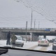 В Курске под Сумским мостом машина въехала в дорожное ограждение