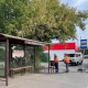 В Курске дорожники моют остановки