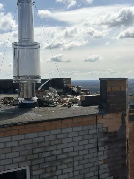 Стали известны подробности падения БПЛА на многоэтажку в Курске