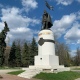 В Курске разрушается постамент памятника Невскому