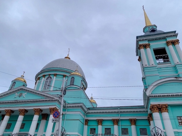 Во всех курских храмах в 12:00 прозвучит колокольный звон