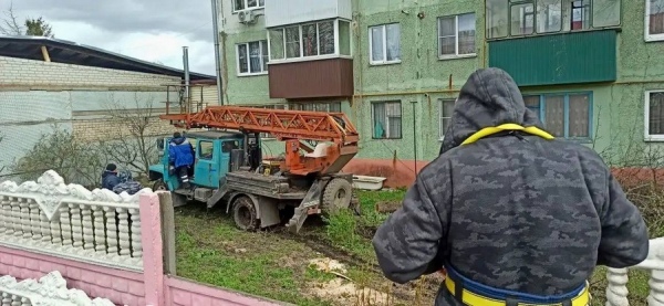 В Курской области устраняют последствия урагана, сорвавшего крыши и свалившего деревья