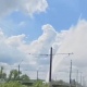 На Сеймском мосту в Курске прорвало трубу — вода фонтаном бьет в небо