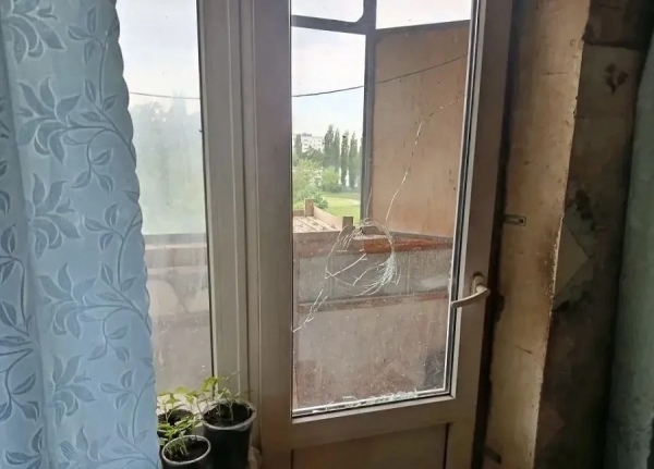 В Курске при атаке ВСУ поврежден многоэтажный дом