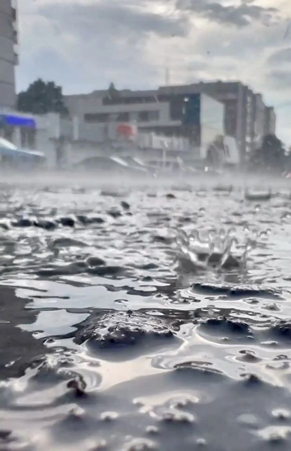 На Курск обрушился тропический ливень