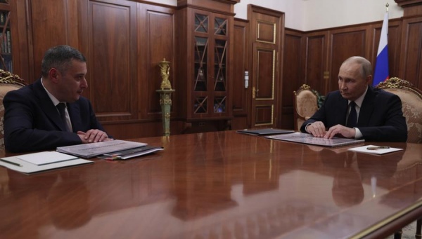 Путин проводит рабочую встречу с Хинштейном