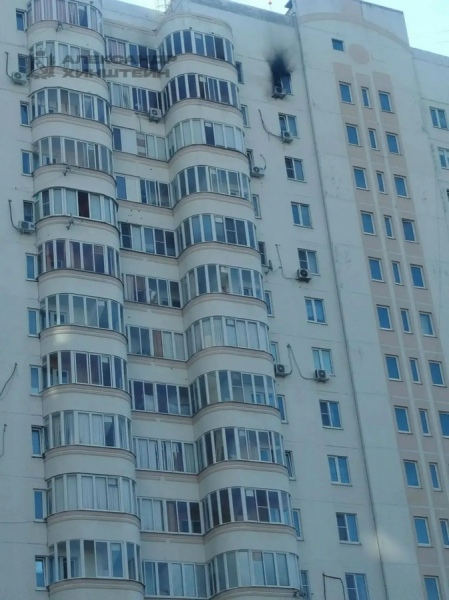 Украинский БПЛА атаковал многоэтажку в Курске
